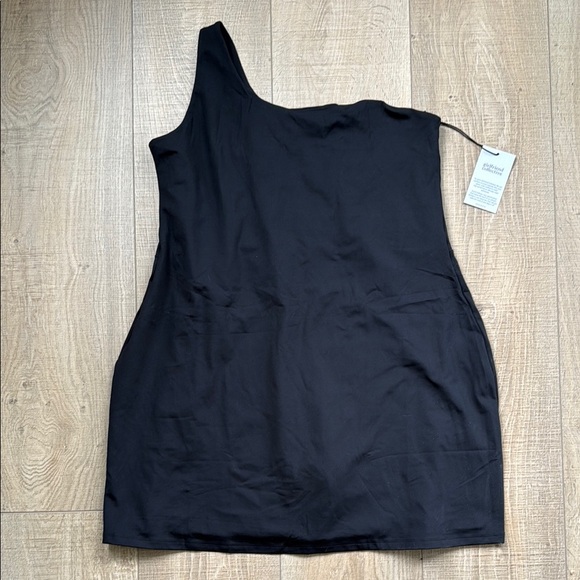 girlfriend collective one shoulder dress Girlfriend Collective Dresses | Bianca One-Shoulder Dress By Girlfriend Collective | Color: Black | Size: Xxxl